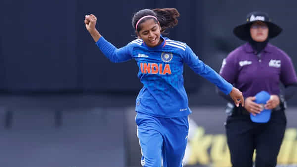 Womens Emerging Asia Cup: 3 ఓవర్లు.. 2 రన్స్.. 5 వికెట్లు.. టీ20ల్లో రికార్డు సృష్టించిన టీమిండియా బౌలర్
