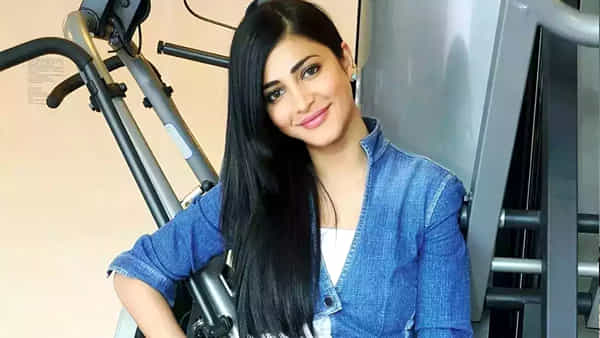 Shruti Haasan: మీరు మద్యం తాగుతారా.? నెటిజన్ ప్రశ్నకు శ్రుతిహాసన్ ఏమన్నారంటే