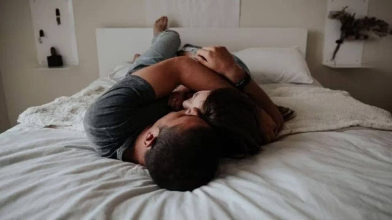 స్వీడన్ అధికారికంగా సెక్స్‌ను ఒక క్రీడగా గుర్తించిందని, ఈ వారం జూన్ 8న మొదటి సెక్స్ టోర్నమెంట్‌ను నిర్వహిస్తుందని ఆ ప్రకటనలో పేర్కొన్నారు. అయితే, సోషల్ మీడియాలో వైరల్ అవుతున్న ఈ వార్తను స్వీడిష్ స్పోర్ట్స్ బాడీ ఖండించింది. తాము అలాంటి టోర్నమెంట్ ఏదీ నిర్వహించడం లేదని క్లారిటీ ఇచ్చింది.