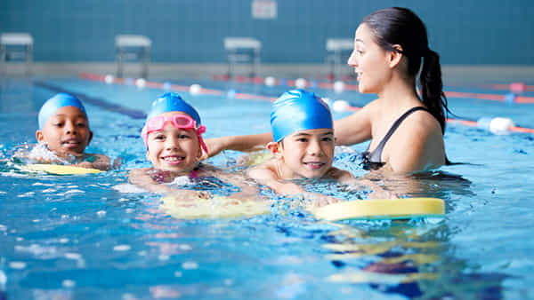 Swimming: స్విమ్మింగ్ పూల్ లో స్నానానికి వెళ్లినప్పుడల్లా ముందు ఈ పని చేయండి.. లేకపోతే ఏమవుతుందో తెలుసా..