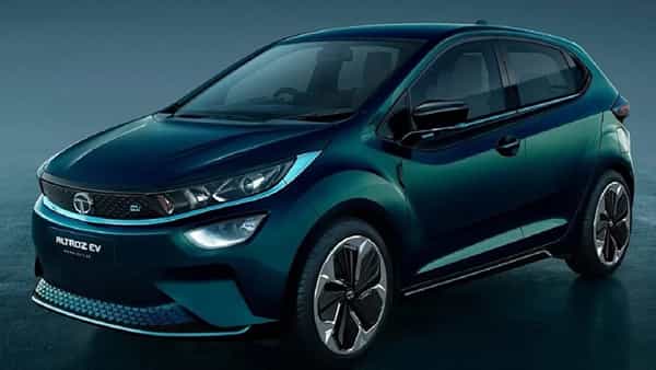 Electric Cars: ఎంతో కాలంగా ఎదురుచూస్తున్న ఆ రెండు కార్ల గురించి అదిరే అప్ డేట్.. లాంచింగ్ ఎప్పుడంటే..