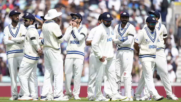 IND vs WI: 27 మ్యాచ్లు, 13 సెంచరీలు, 3505 పరుగులు.. మరోసారి దేశవాళీ స్టార్కు మొండిచేయి.. ఫైరవుతోన్న నెటిజన్లు..