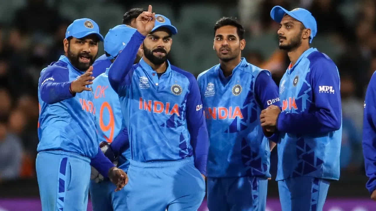 ఎందుకంటే టీ20 ప్రపంచకప్కు ఎంపికైన జట్టుపై తీవ్ర విమర్శలు వచ్చాయి. పేలవ ఫామ్లో ఉన్న కొంతమంది ఆటగాళ్లను ప్రపంచ టెస్టు ఛాంపియన్షిప్ తుది జట్టు నుంచి తప్పించడం కూడా ఆశ్చర్యం కలిగించింది. ఇప్పుడు అదే కమిటీ వన్డే ప్రపంచకప్నకు 15 మంది సభ్యులతో కూడిన జట్టును ఎంపిక చేస్తే.. ఫలితం ఎలా ఉంటుందో అంచనా వేయాల్సిందే.