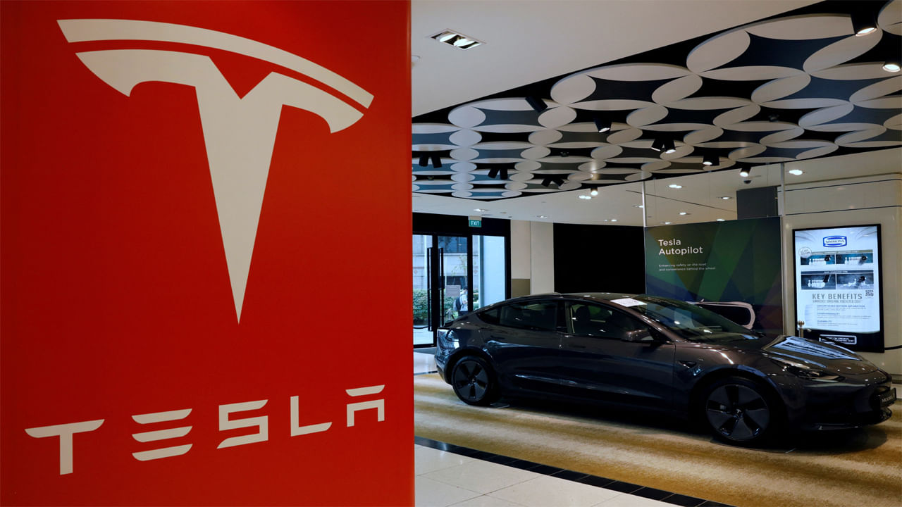 Tesla: టెస్లా కంపెనీ సంచలన నిర్ణయం.. భారత్‌లో ఎంట్రీకి రంగం సిద్ధం..!