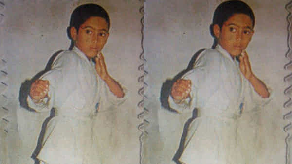 ఈ కరాటే కిడ్ను గుర్తుపట్టారా? ఒకప్పటి టాలీవుడ్ లవర్ బాయ్.. అమ్మాయిల మనసు దోచేసిన రాజకుమారుడు.. కానీ..