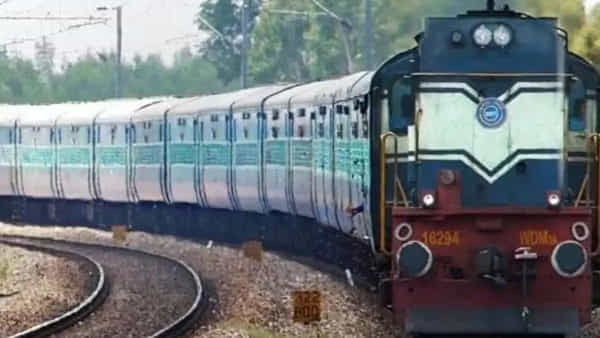 Andhra Pradesh: ఏపీలో తప్పిన మరో రైలు ప్రమాదం.. లేకపోతే ఊహించని పరిణామం
