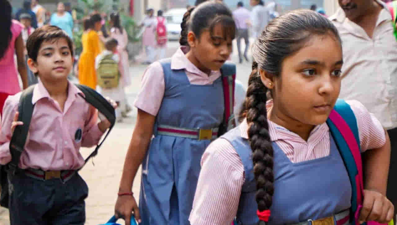 Telangana: తెలంగాణలో స్కూళ్లకు వేసవి సెలువులు పొడగించారా.? క్లారిటీ ఇచ్చిన విద్యా శాఖ.