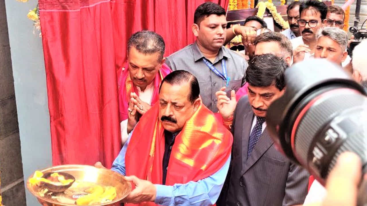 ఈ ఆలయం జమ్మూ ప్రాంతంలోని అతిపెద్ద దేవాలయాలలో ఒకటి. జమ్మూలోని ఈ గుడి ఆంధ్రప్రదేశ్ వెలుపల నిర్మించిన ఆరో శ్రీ వేంకటేశ్వర ఆలయం. మిగతా ఐదు ఆలయాలను తిరుమల తిరుపతి దేవస్థానం హైదరాబాద్, చెన్నై, కన్యాకుమారి, ఢిల్లీ, భువనేశ్వర్ లలో నిర్మించింది. రాయ్ పూర్, అహ్మదాబాద్ లలో కొత్త ఆలయాలు కూడా నిర్మించనుంది.