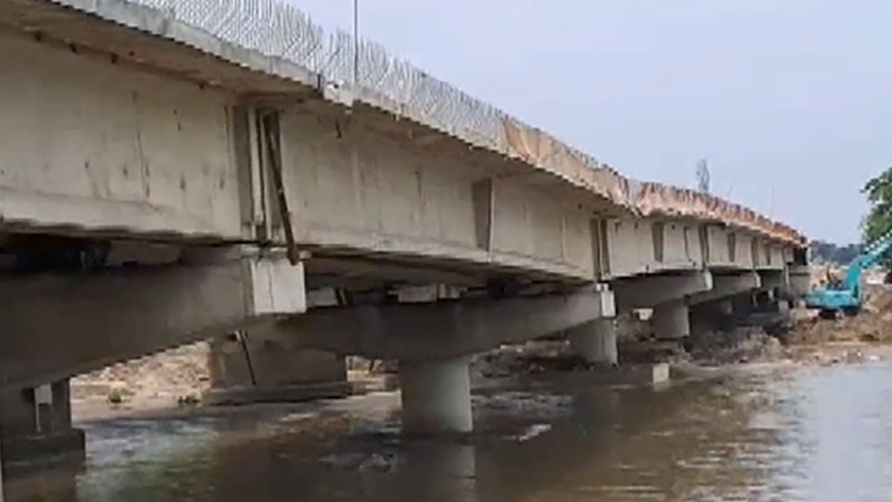 Bihar: మెచి నదిపై కుప్పకూలిన మరో బ్రిడ్జి.. వారాల వ్యవధిలో రెండోసారి