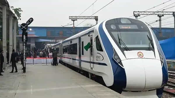 Vande Bharat Express: ఇకపై వందేభారత్ స్లీపర్.. తక్కువ ధరకే విమానం లాంటి ప్రయాణం.!