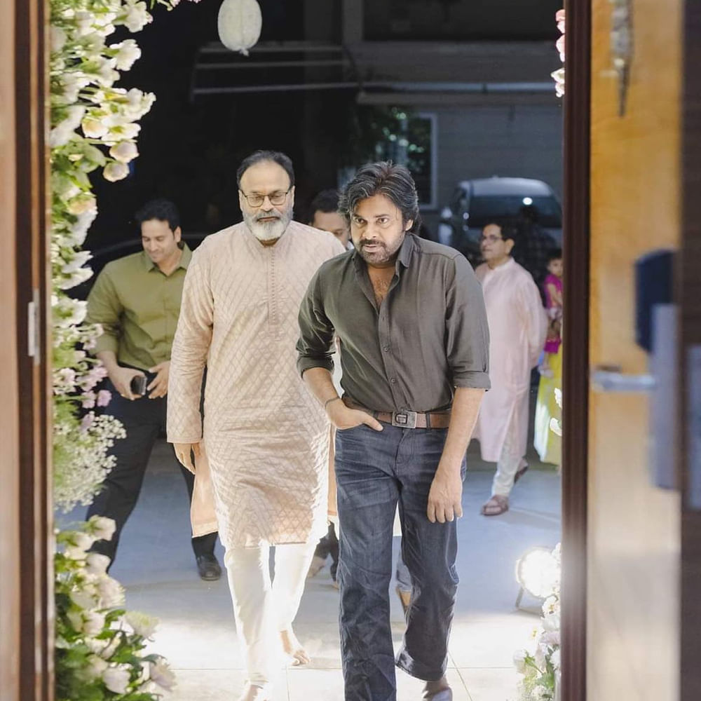 Pawan Kalyan was the special attraction at the wedding engagement event of Varuntej and Lavanya Tripathi.  The members of Mega Kutumbha say that the simple look is perfect.