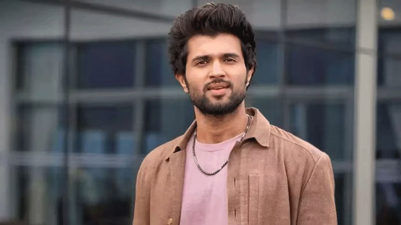 Vijay Deverakonda: మెస్మరైజ్ చేస్తోన్న విజయ్ దేవరకొండ నయా మూవీ ప్రీలుక్