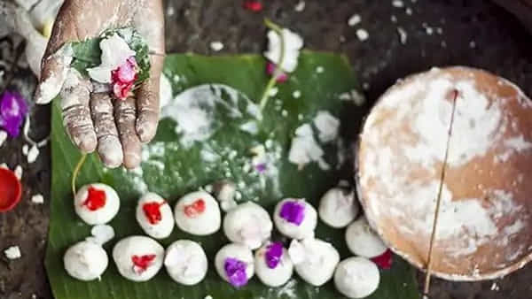 National: బతికుండగానే పెద్దకర్మ, సమాధి.. స్వయంగా తానే 300 మందికి భోజనాలు.