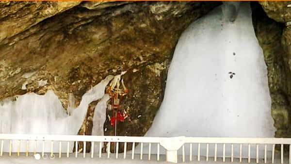 Amarnath Yatra: కశ్మీర్ లోయలో ప్రతికూల వాతావరణ పరిస్థితులు.. అమర్నాథ్ యాత్రకు తాత్కాలిక బ్రేక్..
