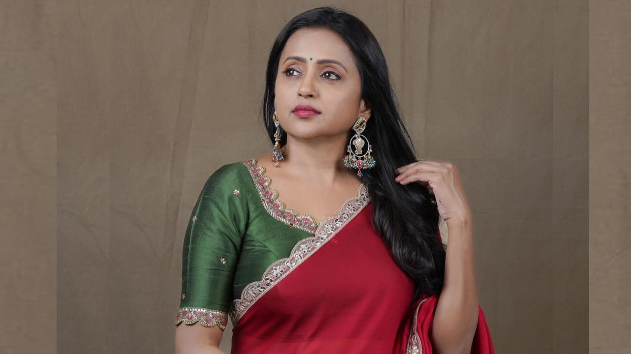 Anchor Suma: యాంకర్ సుమ హీరోయిన్గా చేసిన మొదటి సినిమా ఏంటో తెలుసా ?.. హీరో ఎవరంటే..