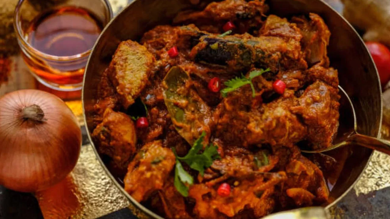 బెంగాల్‌లోని కొన్ని గ్రామాలలో వివిధ రకాల పండ్లు లభిస్తాయి వాటితో అద్భుతమై వంటకాలు చేస్తుంటారు. ఎలిఫెంట్ యాపిల్ వివిధ రకాల వంటకాల్లో కలిపి వండుతారు.