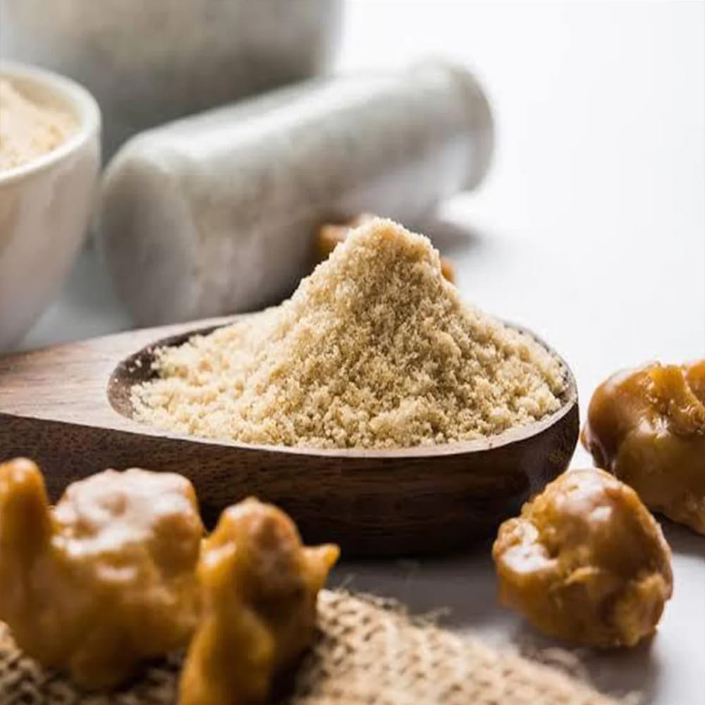 రక్తపోటును నియంత్రించే పని కూడా అసఫెటిడా ద్వారా చేయవచ్చు. కూమరిన్ అనే మూలకం ఉంటుంది. ఇది రక్త ప్రవాహాన్ని కూడా నిర్వహిస్తుంది. ఇది కొలెస్ట్రాల్‌ను తగ్గించడంలో సహాయపడే అనేక ఇతర ఔషద లక్షణాలను కలిగి ఉంది.