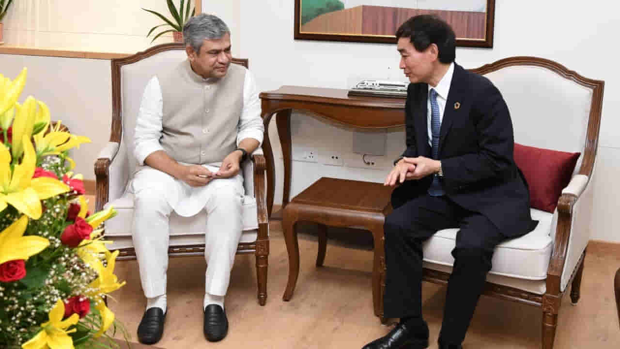 Ashwini Vaishnaw: ఇకపై మారుమూల ప్రాంతాల్లోనూ ఇంటింటికీ పోస్టల్ సేవలు.. ఐటీ మంత్రి కీలక ప్రకటన