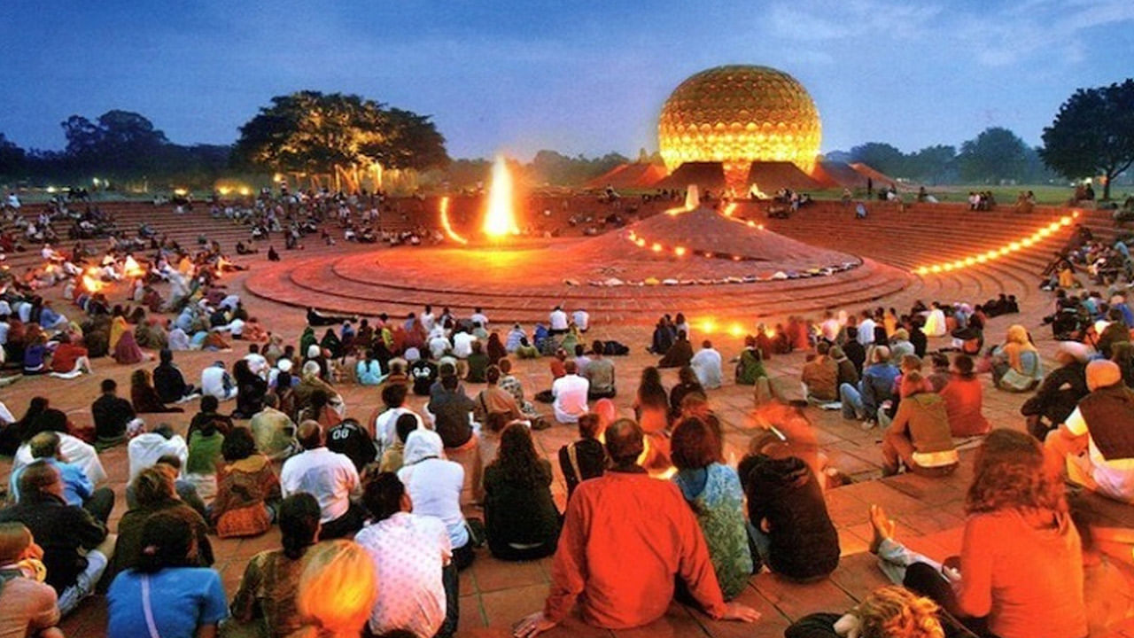 Auroville City:   డబ్బులు కులం, మతం లేని ఓ నగరం.. ఈ నగరంలో జీవించాలంటే ఎవరైనా పాటించాల్సింది ఒకటే..