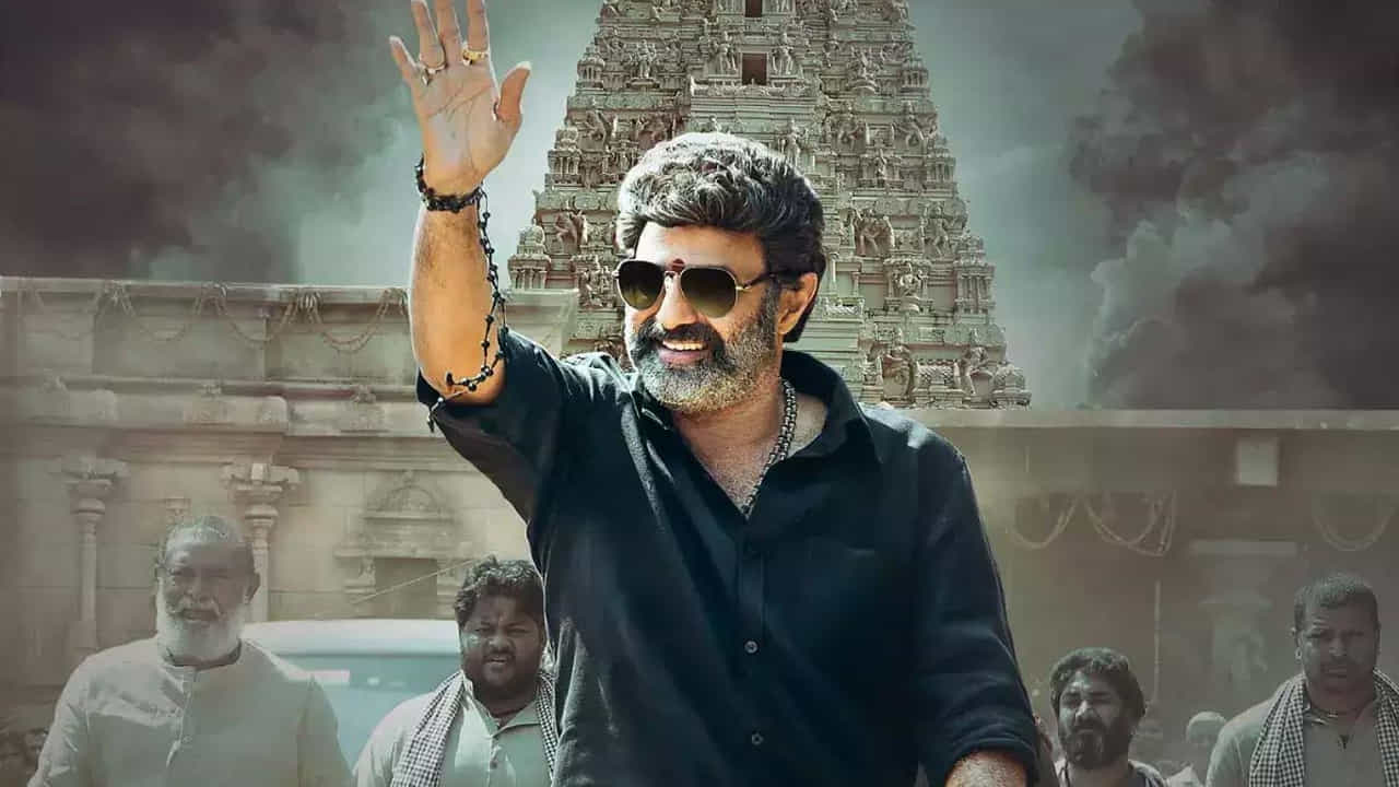 తెలుగులో మాంఛి డైలాగులు చెప్పగల నటులను గురించి మాట్లాడుకునేటప్పుడు ముందు చెప్పుకునే పేరు నందమూరి బాలకృష్ణ. ఆయన్ని పౌరాణిక సినిమాలో చూడాలన్నది ప్రేక్షకుల కోరిక. ఇప్పుడు హనుమాన్‌ సినిమా చేస్తున్న ప్రశాంత్‌ వర్మ అలాంటి ఎటెంప్ట్ చేస్తారా? అనే ఎదురుచూపులున్నాయి. బాలయ్య హీరోగా ప్రశాంత్‌ వర్మతో సినిమా ఉంటుందనే టాక్‌ వినిపిస్తోంది. 