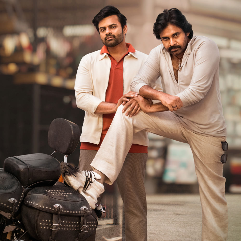 అభిమానుల సందడి: శిల్ప కళావేదికకు పెద్ద సంఖ్యలో అభిమానులు చేరుకుంటున్నారు. పాసులు ఉన్నవారిని మాత్రమే ఈవెంట్ హాల్‌లోకి ఎలో చేస్తున్నారు. బయట కూడా భారీ స్థాయిలో అభిమానులు కనిపిస్తున్నారు. ఈ రోజు మధ్యాహ్నం నుంచే శిల్పకళా వేదిక దగ్గర అభిమానులు సందడి కనిపిస్తోంది. మరికాసేపట్లో చిత్రయూనిట్ వేదిక వద్దకు రానున్నారు.