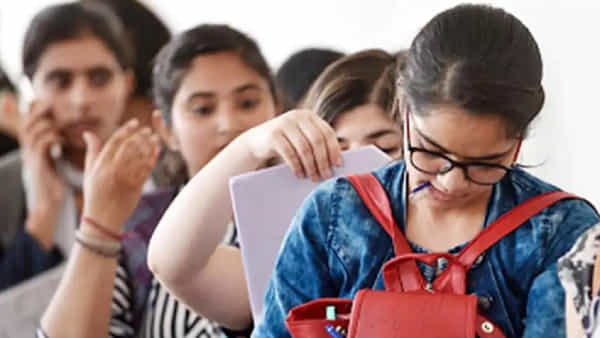 CBSE Supply Exams 2023: సీబీఎస్ఈ పది, 12వ తరగతి సప్లిమెంటరీ హాల్ టికెట్లు విడుదల.. జులై 17 నుంచి పరీక్షలు
