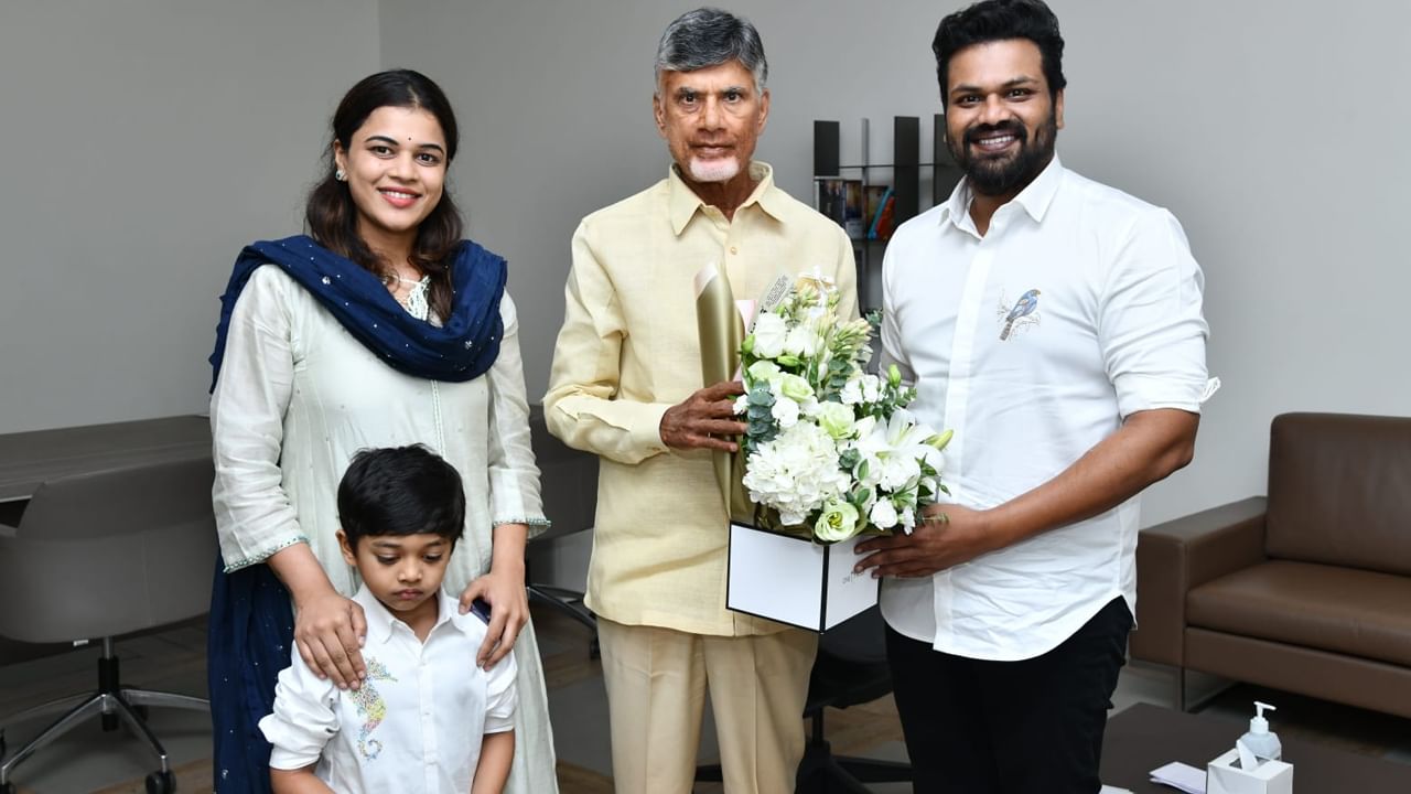 చంద్రబాబును కలిసిన మంచు మనోజ్ దంపతులు