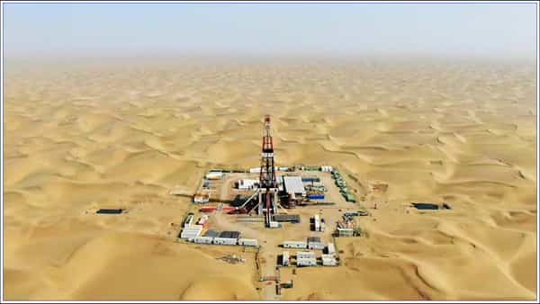 China Drilling: భూగర్భంలోకి లోతైన రంధ్రం.. 10 వేల మీటర్ల లోపలికి డ్రిల్లింగ్
