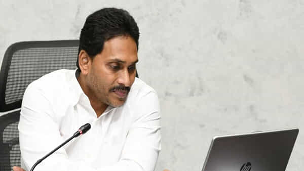 CM Jagan: ఏపీ విద్యార్థులకు గుడ్న్యూస్.. ఇవాళ అకౌంట్లలో డబ్బులు జమ చేయనున్న సీఎం జగన్..