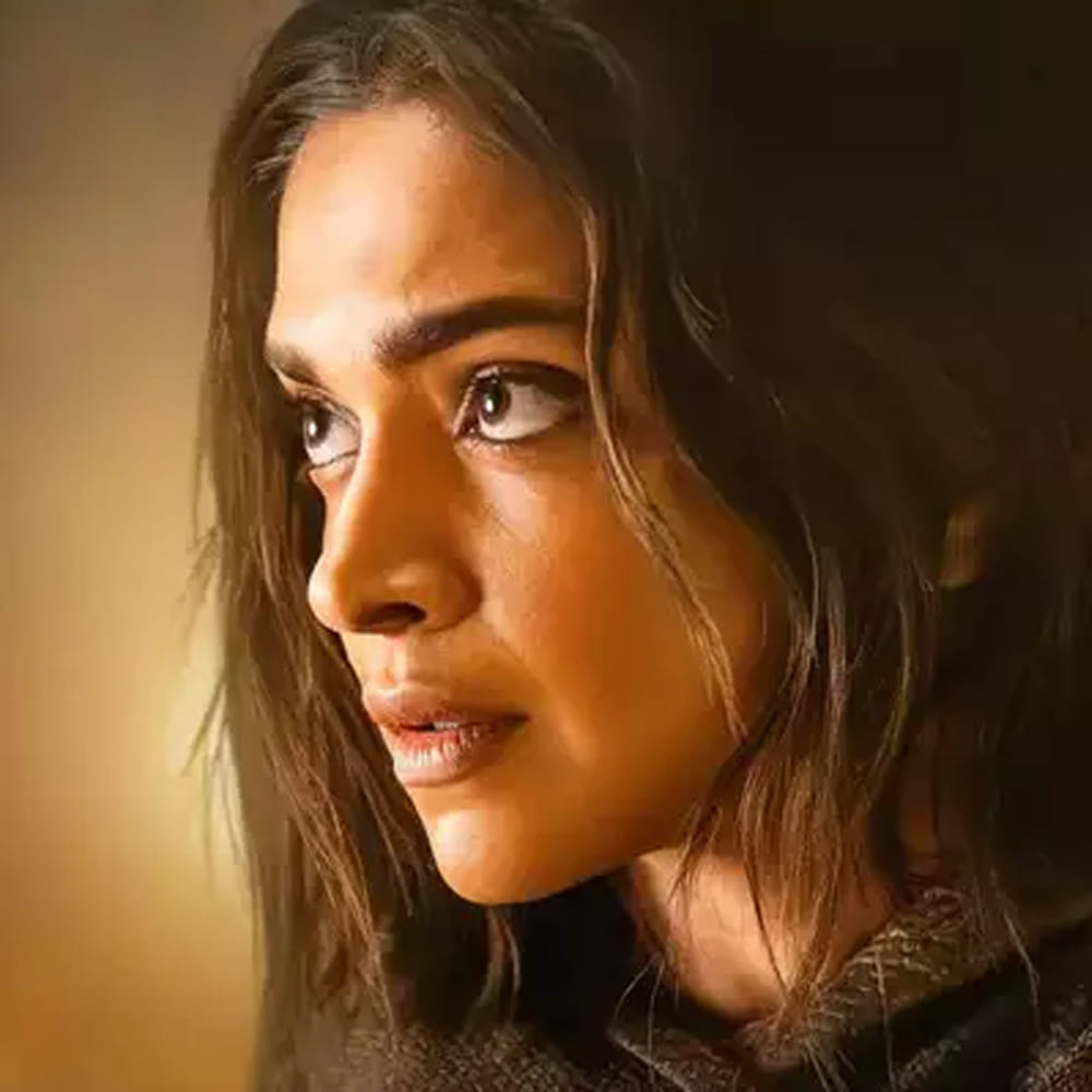 Deepika - దీపిక హాజరవుతారా? సాండియాగోలో జరుగుతున్న ప్రాజెక్ట్ కే ఈవెంట్‌కు దీపిక దూరంగా ఉంటున్నారన్న వార్తలు వినిపిస్తున్నాయి. ప్రస్తుతం 'హాలీవుడ్ స్క్రీన్ యాక్టర్స్‌ గిల్డ్‌, అమెరికన్ ఫెడరేషన్ ఆఫ్ రేడియో అండ్‌ టెలివిజన్ ఆర్టిస్ట్స్‌' ఆద్వర్యంలో సమ్మె జరుగుతోంది. ఈ అసోసియేషన్‌లో సభ్యురాలైన దీపిక కూడా సినీ ఈవెంట్స్‌కు దూరంగా ఉండాలని నిర్ణయించుకున్నారట.