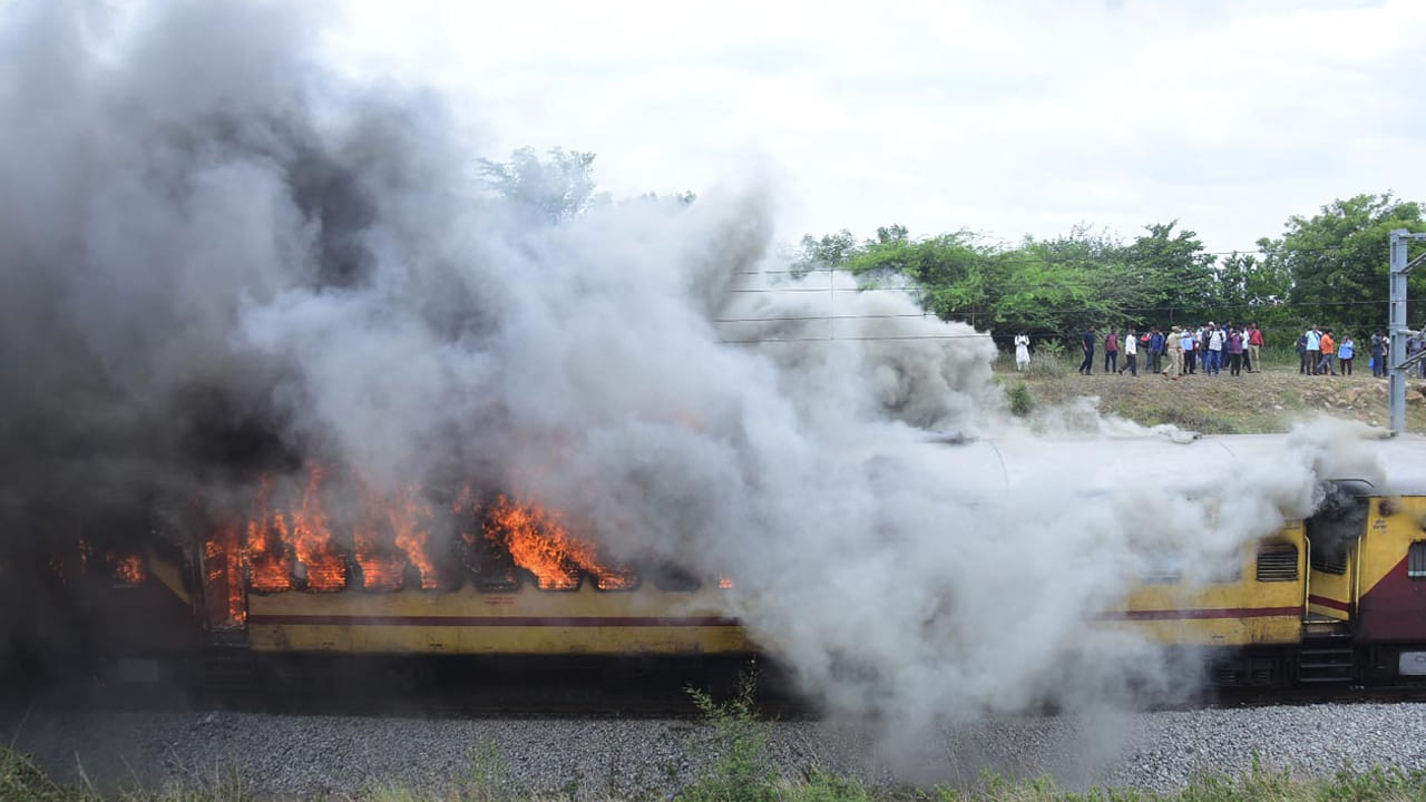 Falaknuma Express Fire: ఫలక్నుమా ప్రమాదానికి కారణం ఇదే.. తేల్చేసిన అధికారులు?