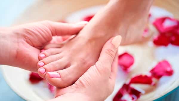 Foot Care: వర్షాల్లో కాలి పాదాలు జాగ్రత్త! అశ్రద్ధ చేస్తే ఇన్ఫెక్షన్స్ ముప్పు.. ఇలా చేస్తే పూర్తి ఆరోగ్యం
