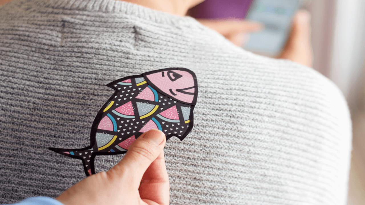 ఫ్రాన్స్ ప్రజలు ప్రతిఏడాది 30 వేల మెట్రిక్ టన్నుల నత్తలను తింటారు. ఏప్రిల్ ఫూల్ డే రోజున అక్కడ మనుషుల వీపుపై కాగితంతో తయారు చేసిన చేప బొమ్మలు అతికిస్తారు. అనంతరం ఏప్రిల్ ఫిష్ అని పిలుచుకుంటారు. అయితే అది అక్కడి ఆచారంగా భావిస్తారు. 