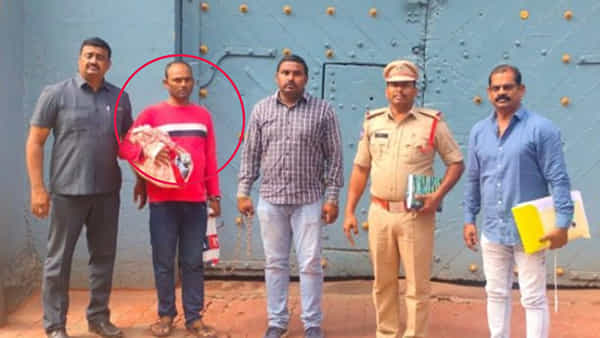 Telangana: నిత్య పెళ్లి కొడుకుపై పీడీ యాక్ట్.. మహిళలను నమ్మించి ఒకరికి తెలియకుండా మరొకరిని..