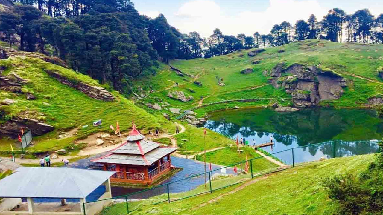 ఇక్కడ లోయ మరియు నది రెండు అందాలను చూడవచ్చు. దేవదారు చెట్ల అడవులు కూడా దట్టంగా ఉంటాయి మరియు చాలా అందంగా కనిపిస్తాయి.