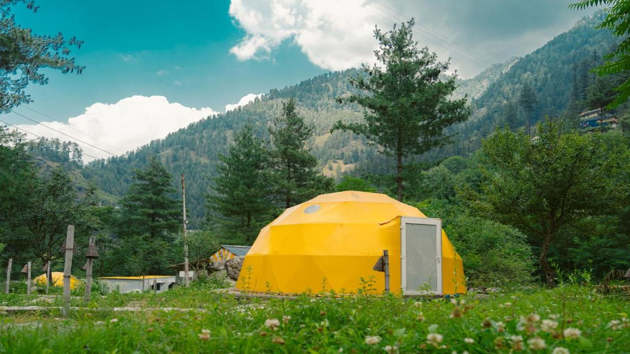 ప్రశాంతమైన, సుందరమైన వాతావరణంలో గడపడానికి దేశ, విదేశాల నుండి ప్రజలు ఇక్కడకు వస్తుంటారు.