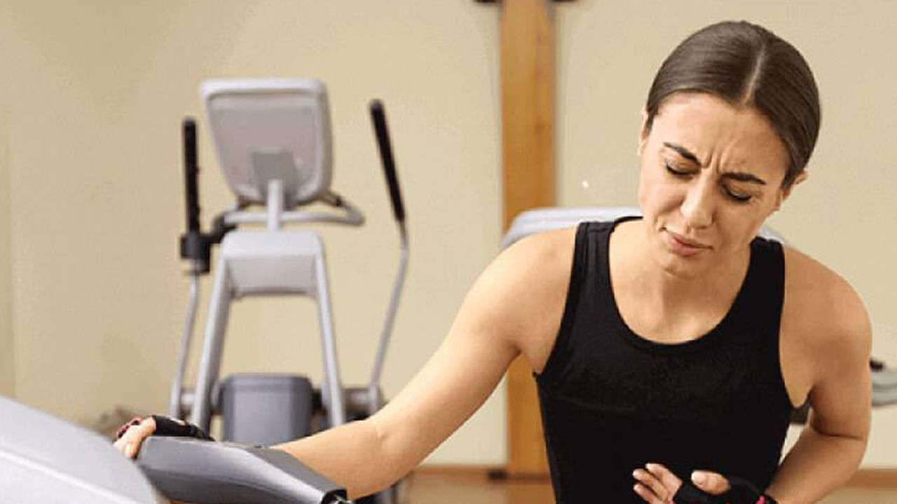 వ్యాయామాలు చేసేటప్పుడు కూడా అప్పుడప్పుడు నీళ్లు తాగాలి. వ్యాయామాలు ఎప్పుడు ఆపివేయాలో కూడా తెలిసి ఉండాలి. కడుపు నిండా భోజనం చేసిన తర్వాత అస్సలు వ్యాయామాలు చేయకూడదు. మరో ముఖ్య విషయం స్టిరాయిడ్లు అసలు వాడకూడదు. 
