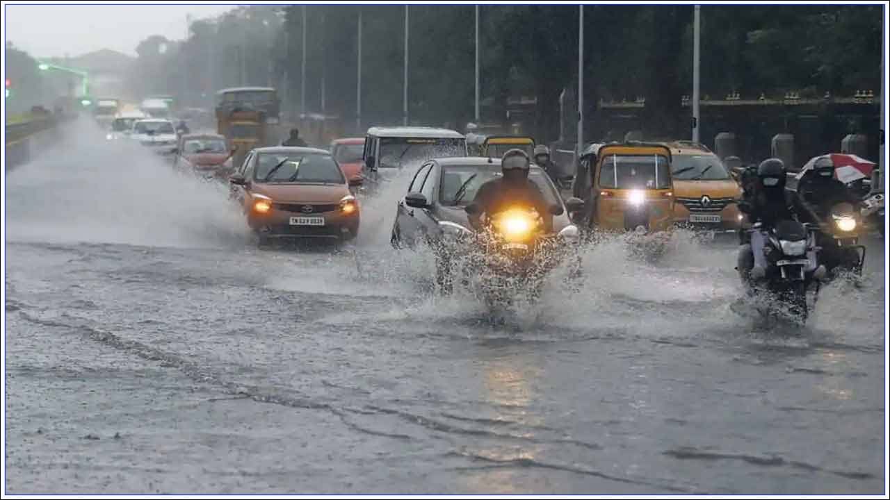 Telangana Rains: బంగాళాఖాతంలో మరో అల్పపీడనం.. తెలంగాణకు భారీ వర్ష సూచన.. ఆ జిల్లాలకు రెడ్ అలర్ట్