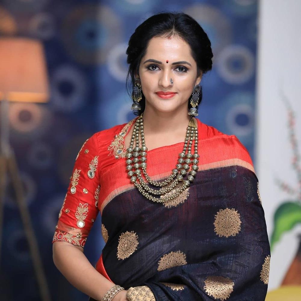 జ్యోతిరాయ్ అంటే తెలుగు ప్రేక్షకులకు అంతగా పరిచయం లేదు. కానీ గుప్పెడంత మనసు జగతి.. రిషి మదర్ అంటే మాత్రం ఠక్కున గుర్తుపట్టేస్తారు. అంతగా తెలుగు వారి హృదయాల్లో స్థానం సంపాదించుకుంది. 