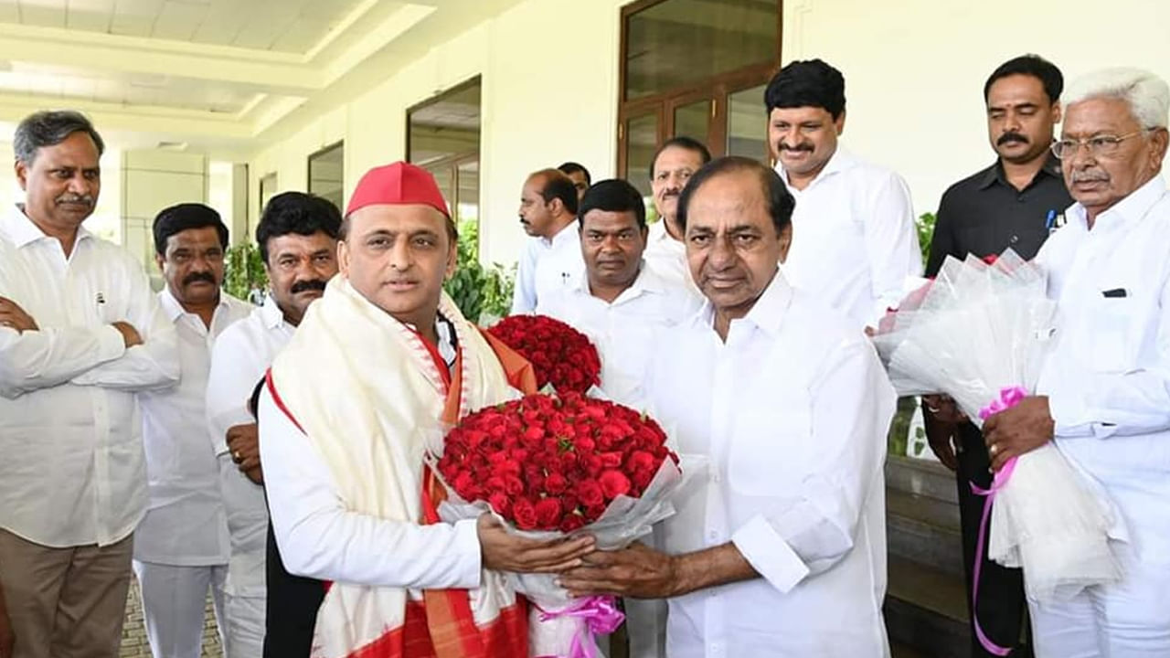 KCR - Akhilesh: ప్లాను మారింది.. స్కెచ్చు మారింది..! సీఎం కేసీఆర్‌తో అఖిలేష్‌ భేటీ అందుకేనా..?