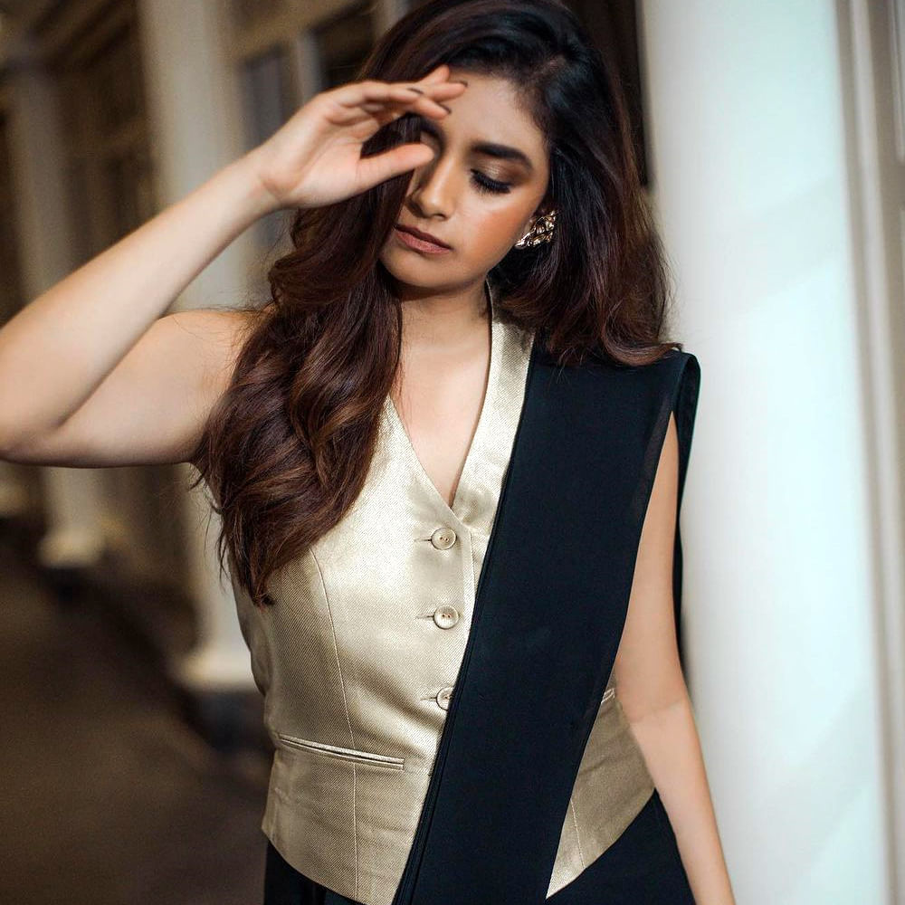 ఇటీవల న్యాచురల్ స్టార్ నాని సరసన దసరా సినిమాతో బ్లాక్ బస్టర్ హిట్ అందుకుంది కీర్తి. ఈ సినిమాలో వెన్నెల పాత్రలో అదరగొట్టింది. 