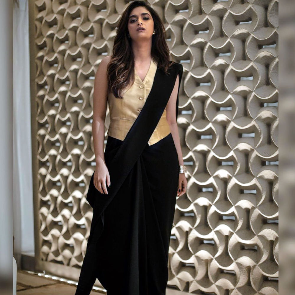 ప్రముఖ నిర్మాణ సంస్థ డ్రీమ్ వారియర్ పిక్చర్స్ బ్యానర్ పై తెలుగు తమిళ్ ద్విభాషా యాక్షన్ థ్రిల్లర్‏గా  ఈచిత్రాన్ని నిర్మించనున్నారు. 