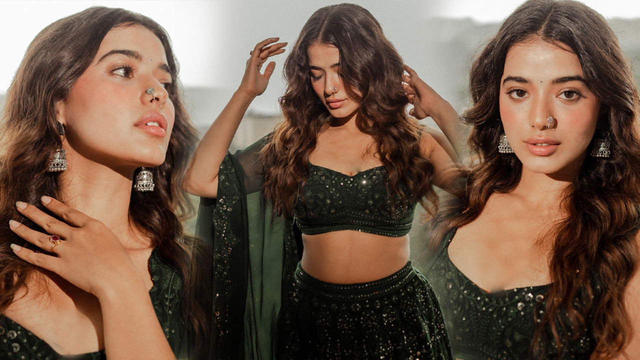 ఎప్పటికప్పుడు బ్యూటీ ఫుల్ ఫోటోస్ కుర్రకారులో హీటు పెంచుతుంటుంది ఈ కేతిక. తాజాగా 'రొమాంటిక్' బ్యూటీ షేర్ చేసిన రొమాంటిక్ ఫోటోస్ నెట్టింట హల్ చల్ చేస్తున్నాయి.. ముద్దగుమ్మ హాట్ లుక్స్ ను మీరు చూసేయండి..