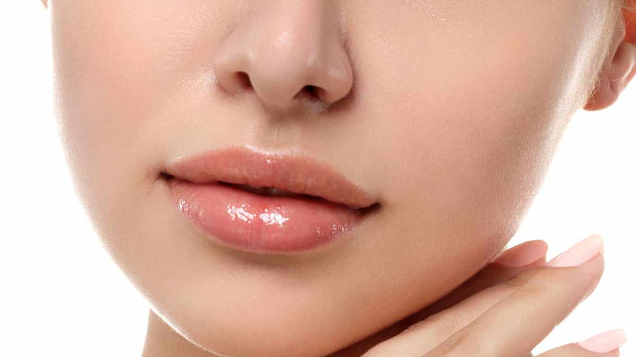 Lip Care: కొబ్బరి నూనెతో ఇంట్లోనే లిప్ బామ్ ఈజీగా తయారు చేసుకోండిలా..!!