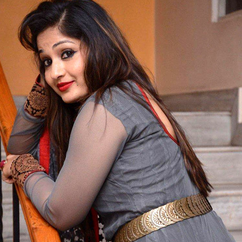 ఇక ఈ అమ్మడికి ఇప్పుడు బిగ్ బాస్ సీజన్ 7 లో అవకాశం వచ్చిందని కొద్దిరోజులుగా వార్తలు వినిపిస్తున్నాయి. బిగ్ బాస్ లో ఈ అమ్మడు కన్ఫామ్ అని వార్తలు పుట్టుకొచ్చాయి.