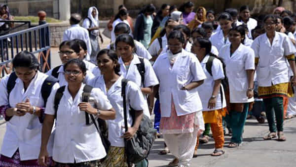 Telangana: వైద్యారోగ్య శాఖలో కొలువుల జాతర.. 1520 పోస్టుల భర్తీకి నోటిఫికేషన్ విడుదల