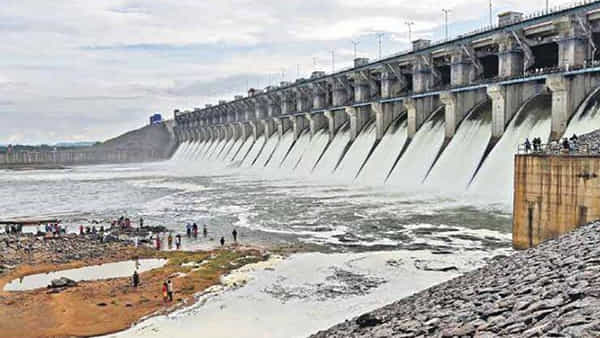 Telangana: మిడ్ మానేరు నుంచి ఎల్ఎండీ రిజర్వాయర్కు నీరు విడుదల