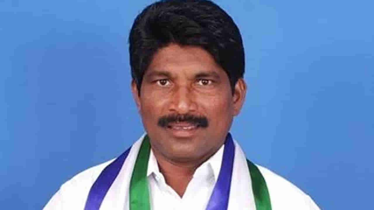 తిరువూరులో కొనసాగుతున్న వంతెన సమస్య.. మాజీ మంత్రి దేవినేని ఉమాపై ఎమ్మెల్యే రక్షణ నిధి విమర్శలు..