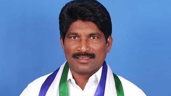 తిరువూరులో కొనసాగుతున్న వంతెన సమస్య.. మాజీ మంత్రి దేవినేని ఉమాపై ఎమ్మెల్యే రక్షణ నిధి విమర్శలు..