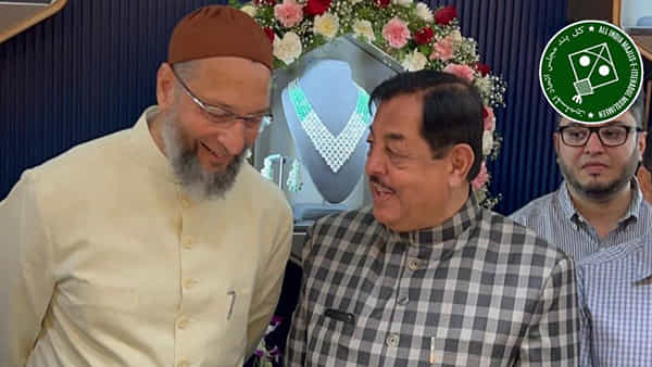 Hyderabad: మజ్లిస్ ఎమ్మెల్యే ముంతాజ్ఖాన్ సంచలన నిర్ణయం.. చార్మినార్లో బీజేపీకి కలిసి వస్తుందా..?